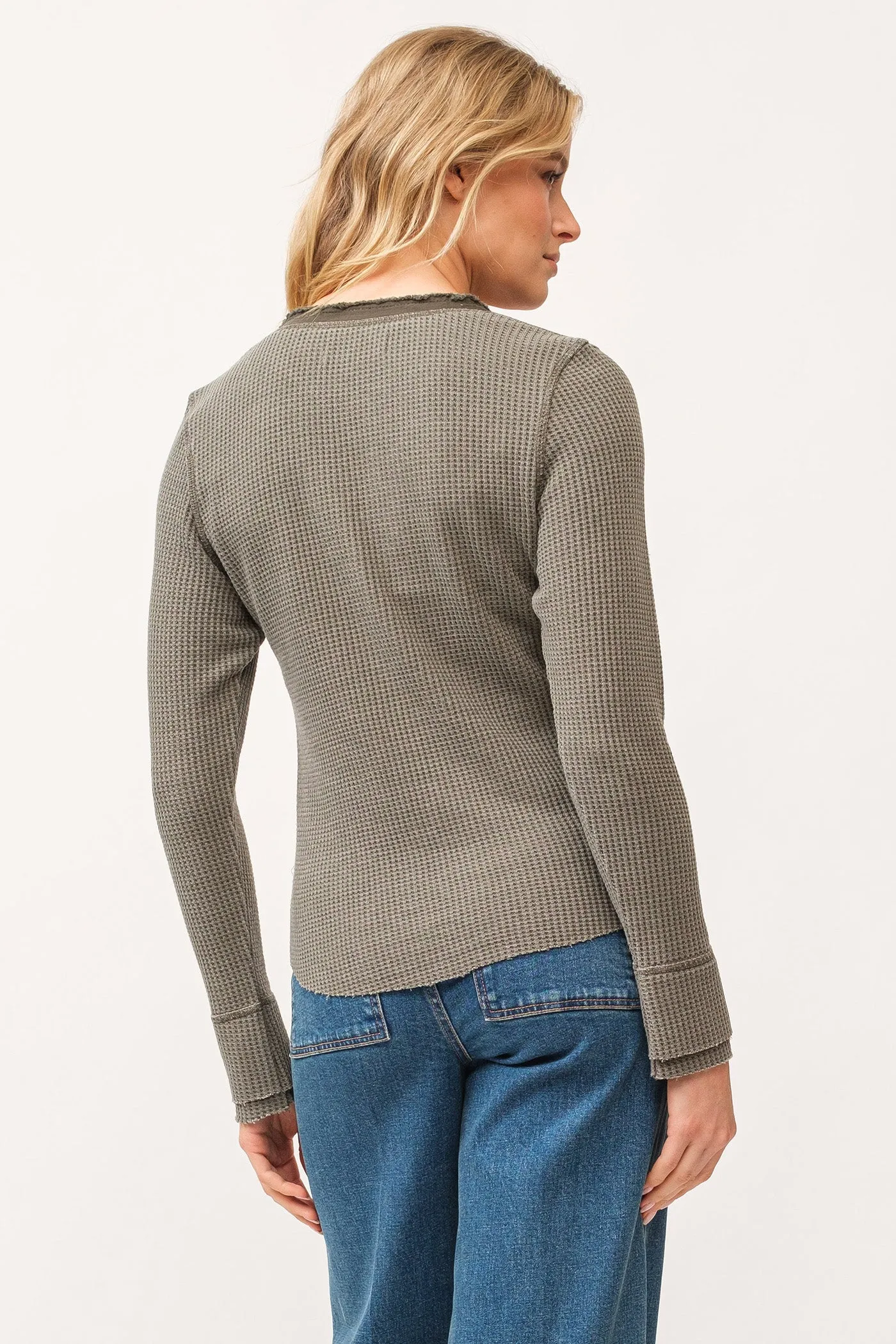 LUNA V-NECK LONG SLEEVE FITTED TOP DARK OLIVE