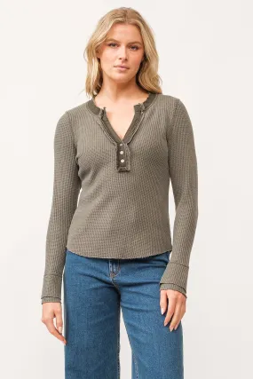 LUNA V-NECK LONG SLEEVE FITTED TOP DARK OLIVE